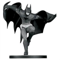Фигурки Бэтмена - Статуя Рыцарь Готэма