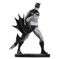Фигурки Бэтмена - Статуя Бэтмен Дастин Энгаен